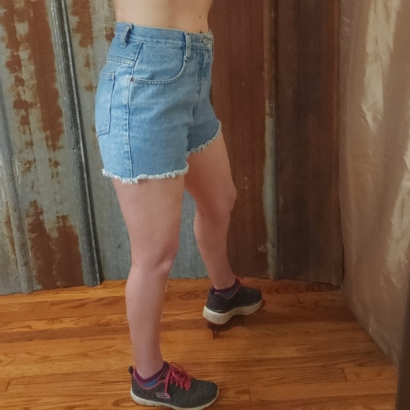 VINTAGE 90'S Denim Shorts - Picture 12 of 17